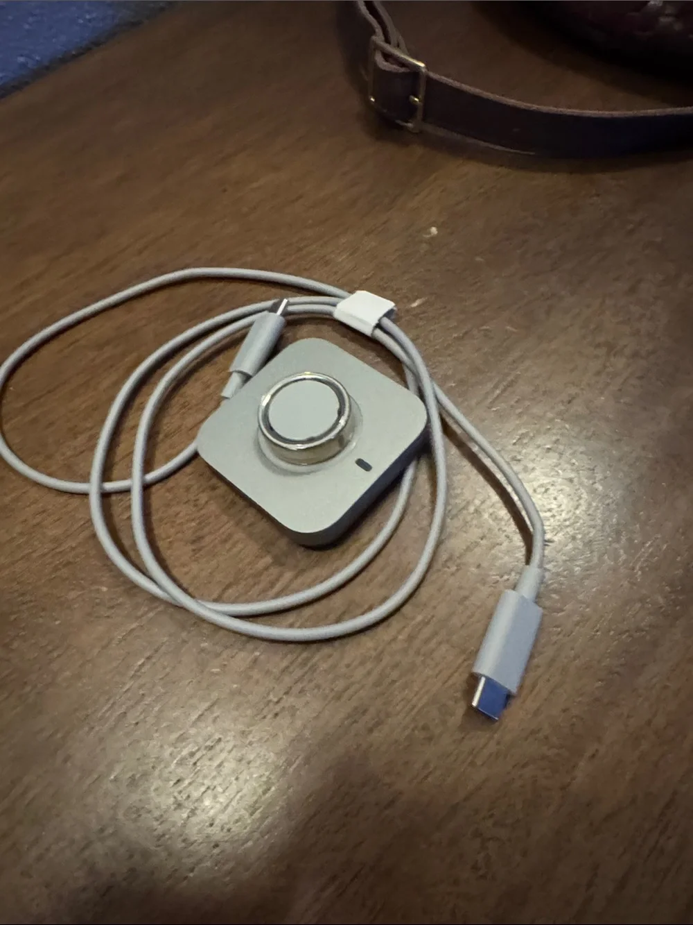 Oura magnetic charger